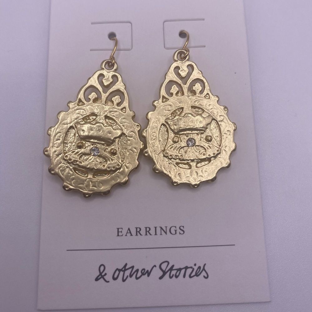 & Other Stories Gold Medallion Earrings